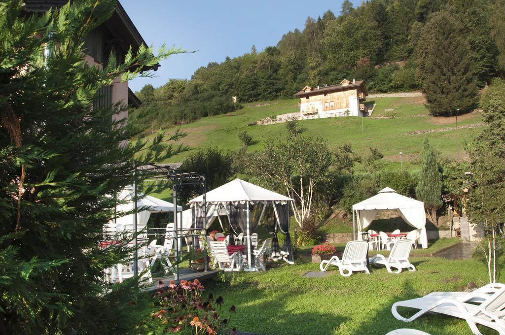Hotel Michela Male Bagian luar foto