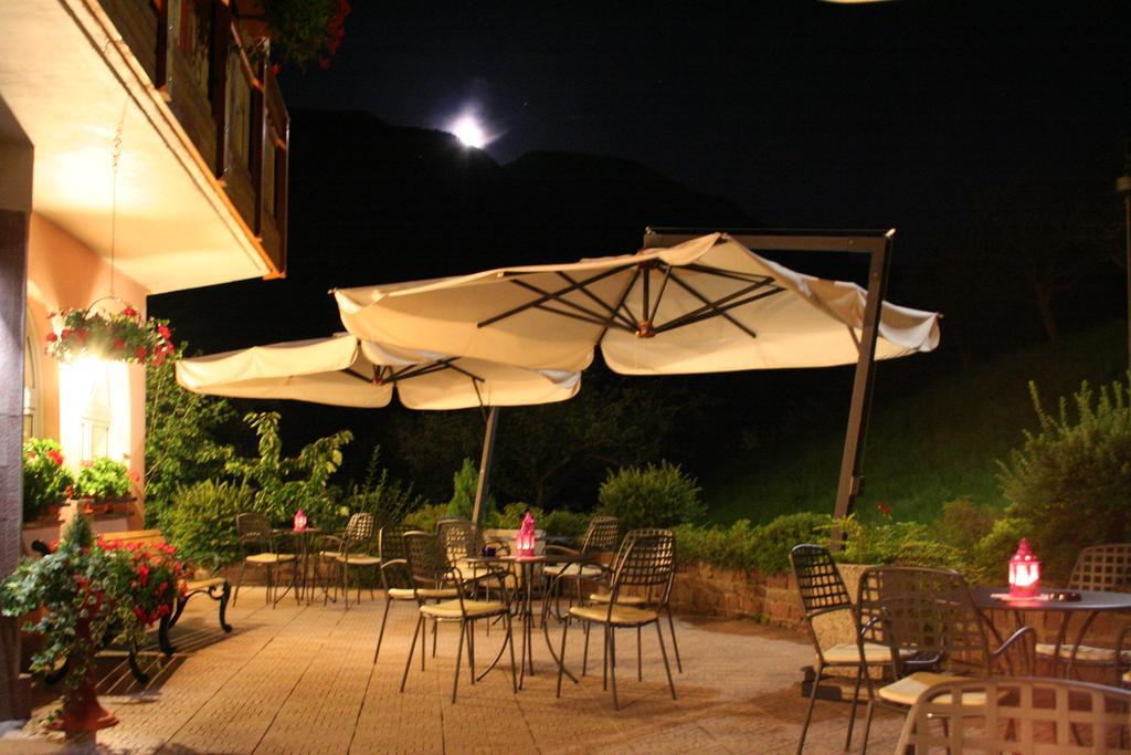 Hotel Michela Male Bagian luar foto